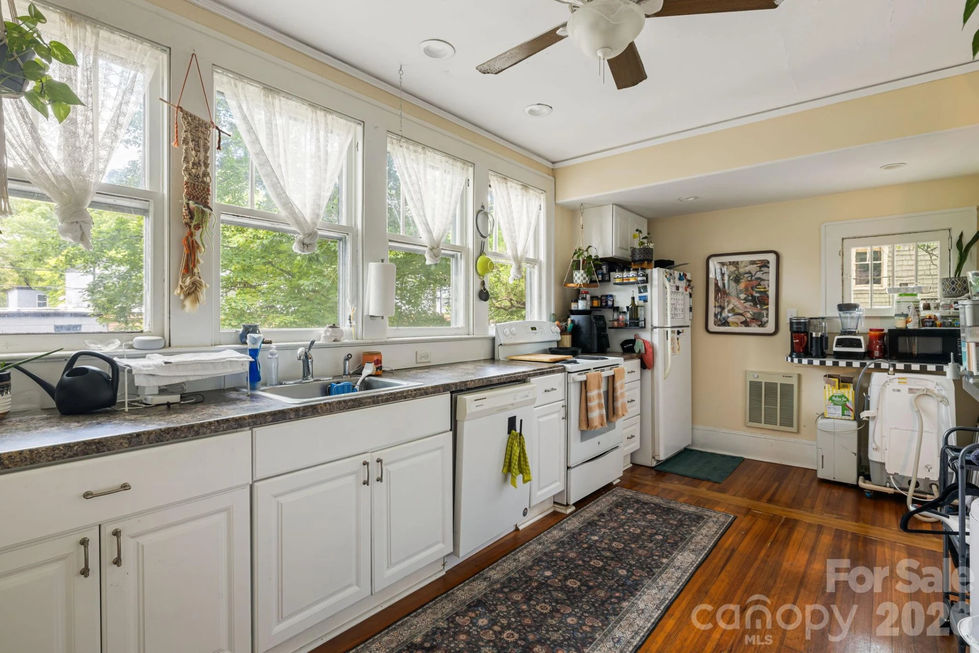 295 E Chestnut Street - Photo 15