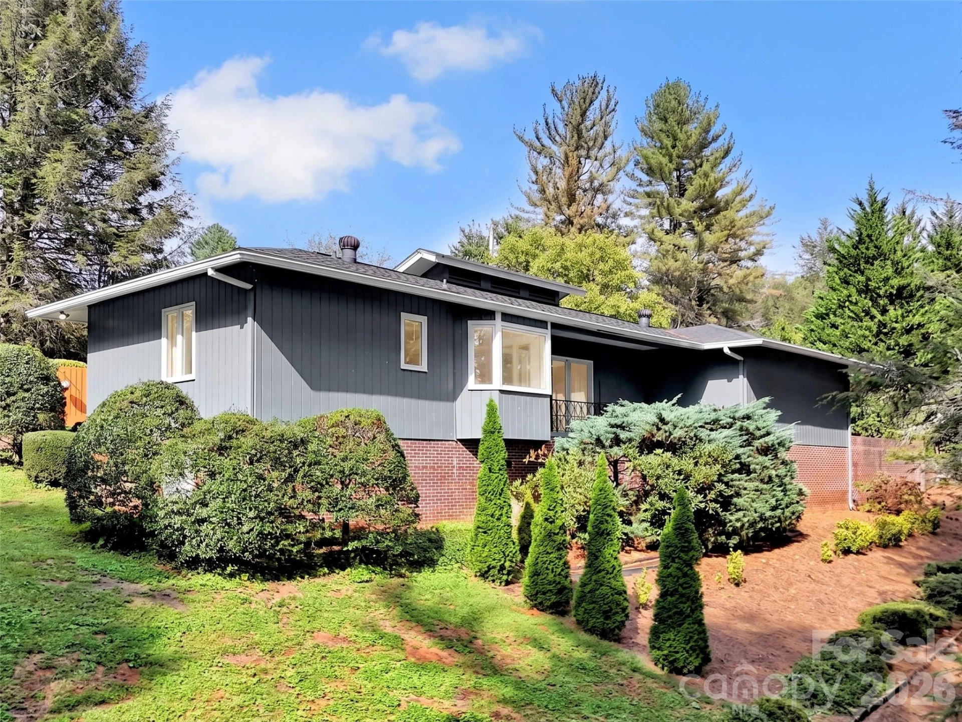 354 Woodside Circle