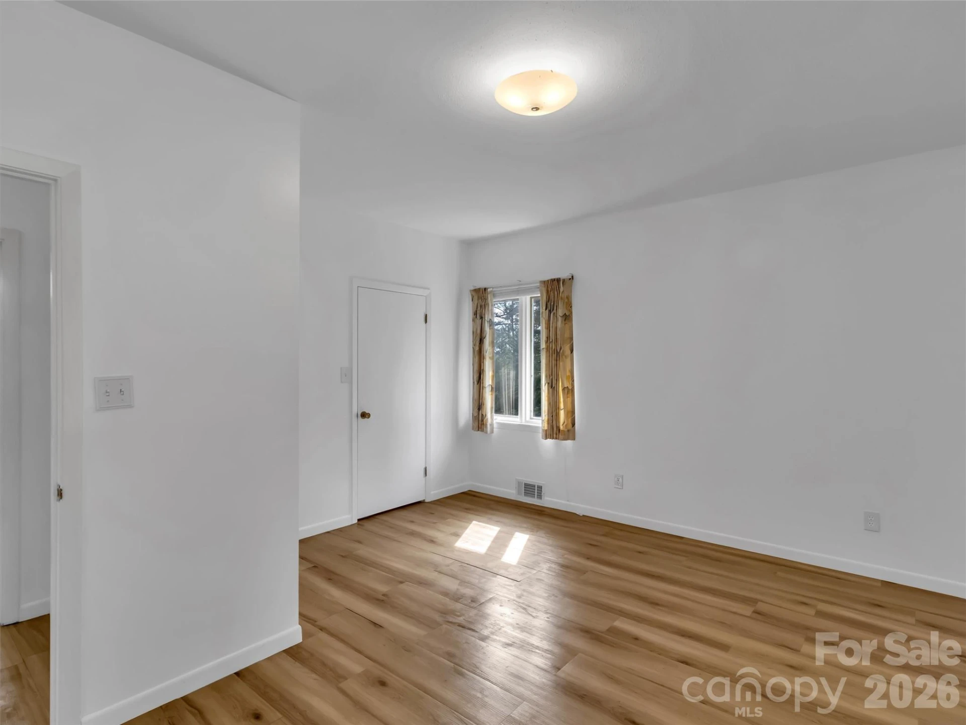 354 Woodside Circle - Photo 16
