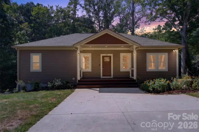 131 Ridge Road, Candler, NC, 28715