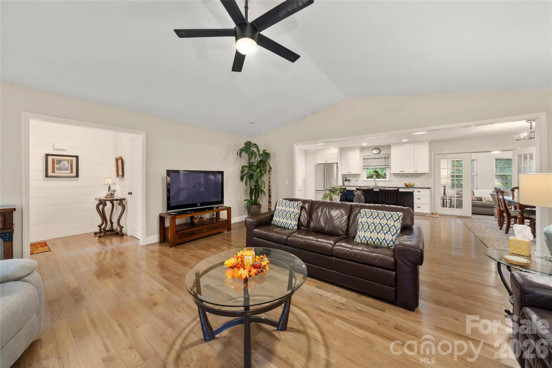 13 Foxhorn Court - Photo 3