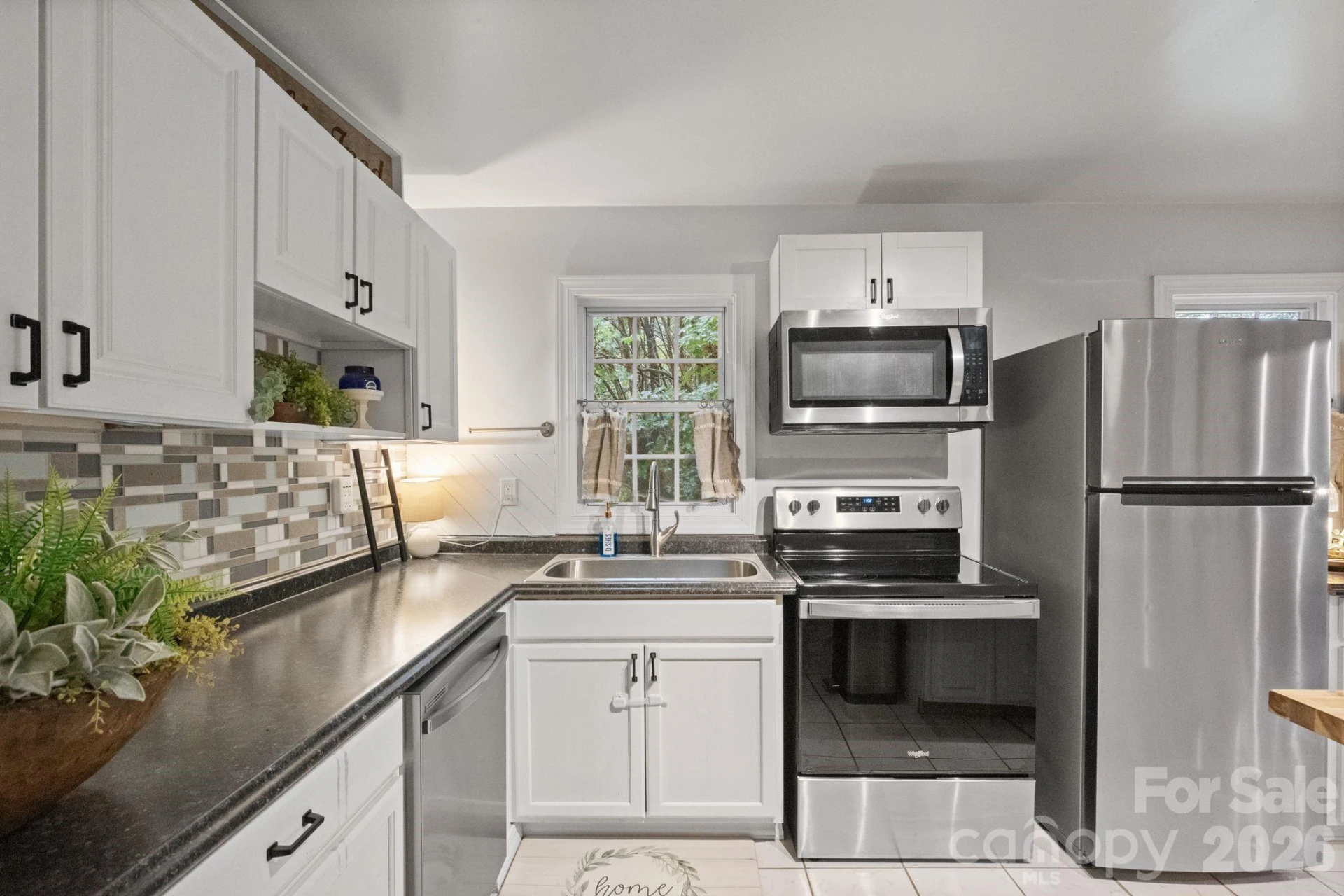 178 Collins Drive - Photo 10