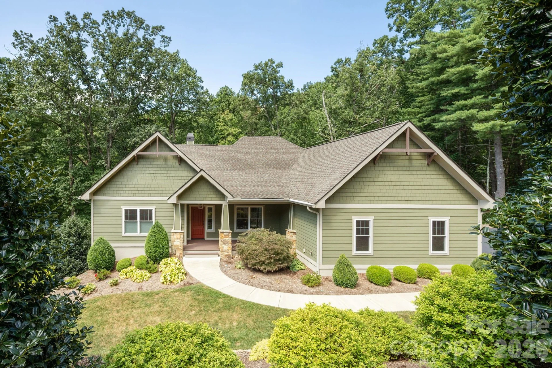 8 MANORWOOD Court