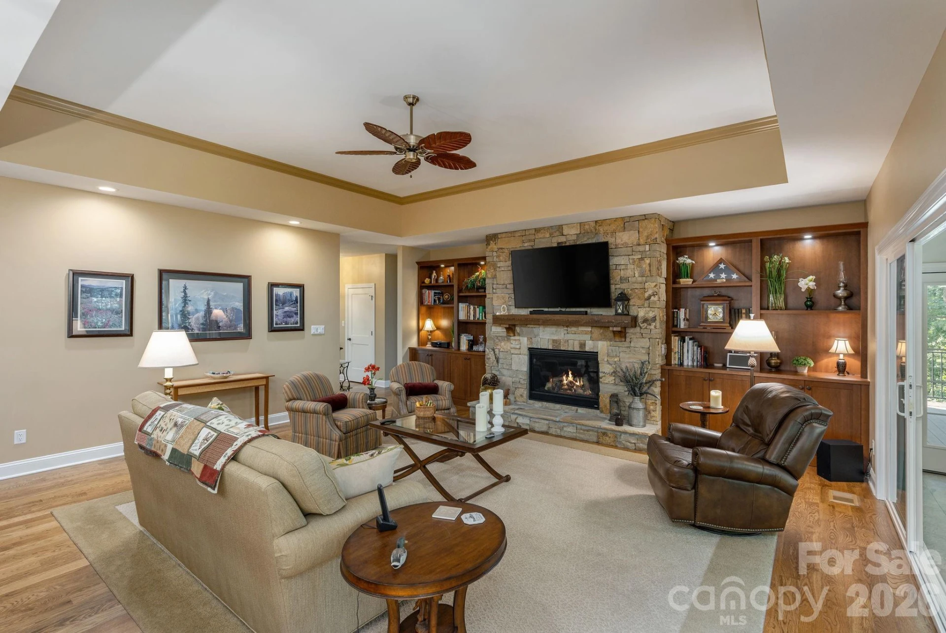 8 MANORWOOD Court - Photo 4