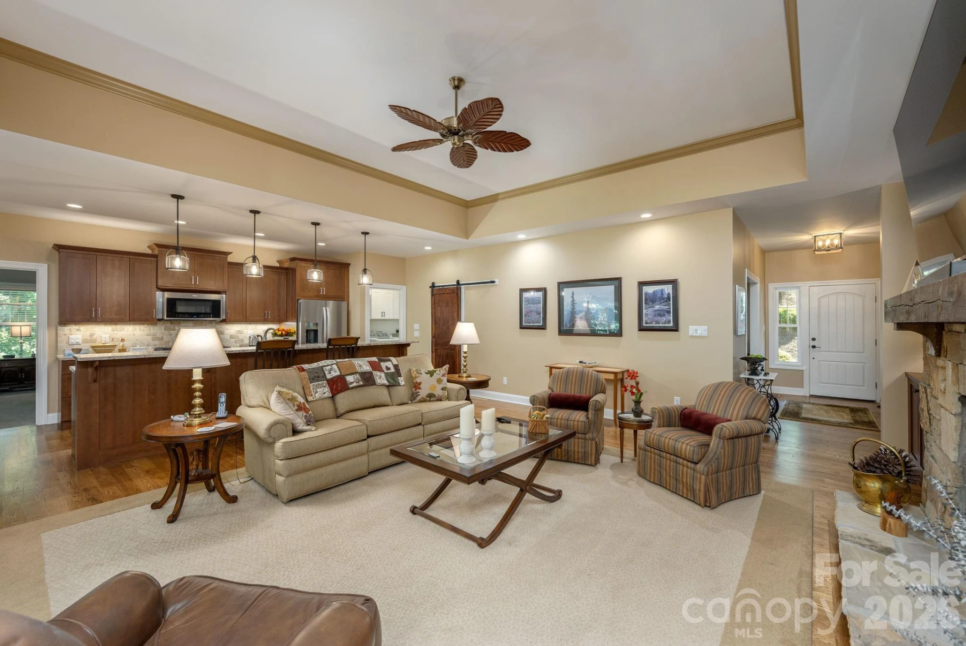 8 MANORWOOD Court - Photo 5