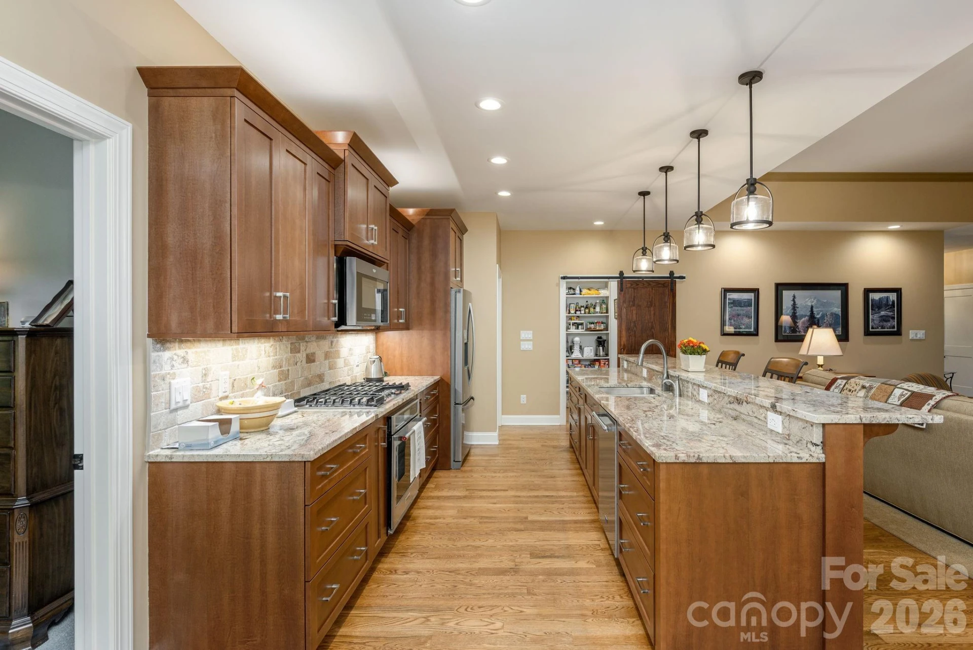 8 MANORWOOD Court - Photo 18