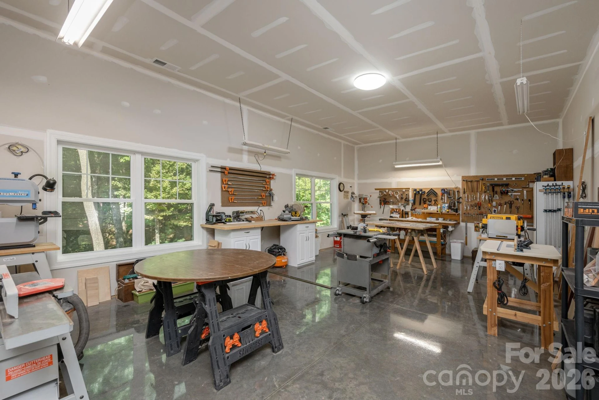8 MANORWOOD Court - Photo 35