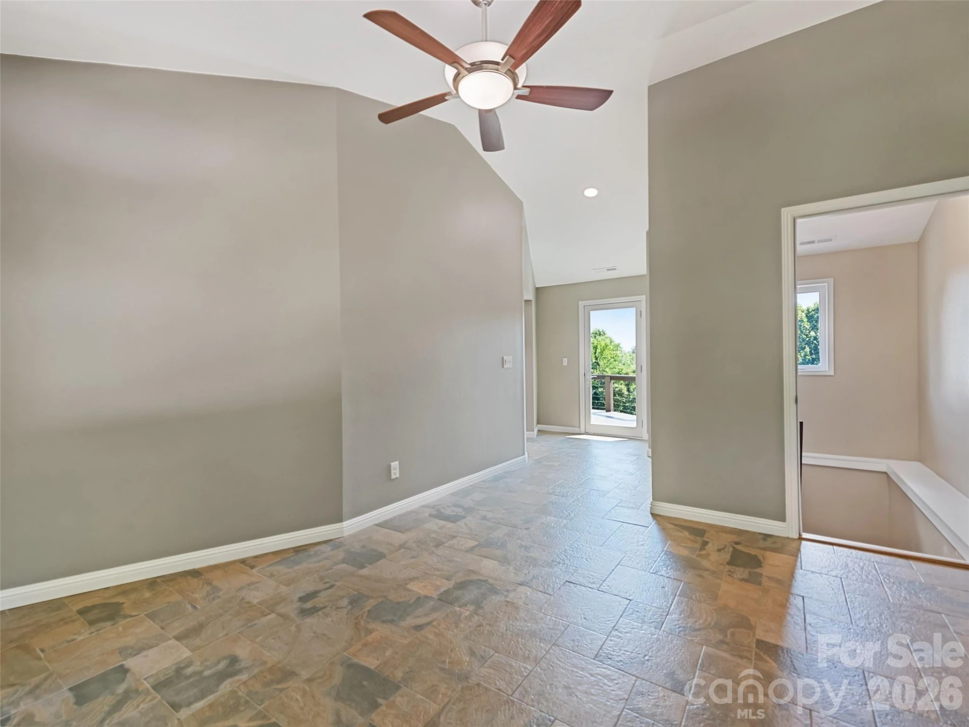 555 Live Oak Loop - Photo 14