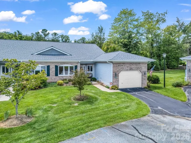 20 Country Meadows Lane, Hendersonville, NC, 28792