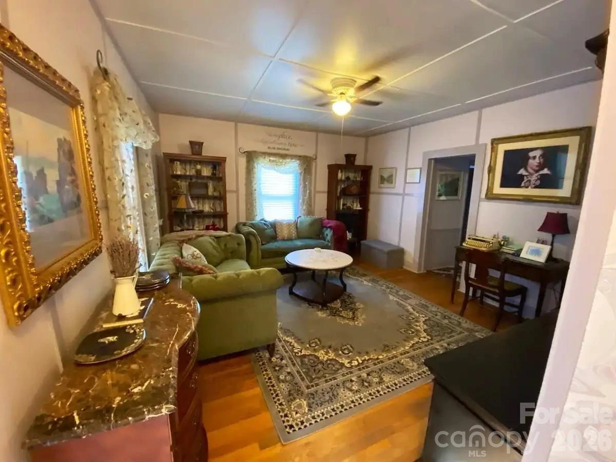 300 N Main Street - Photo 8