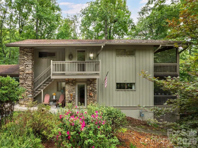 15 Cedarbrook Drive, Laurel Park, NC, 28739