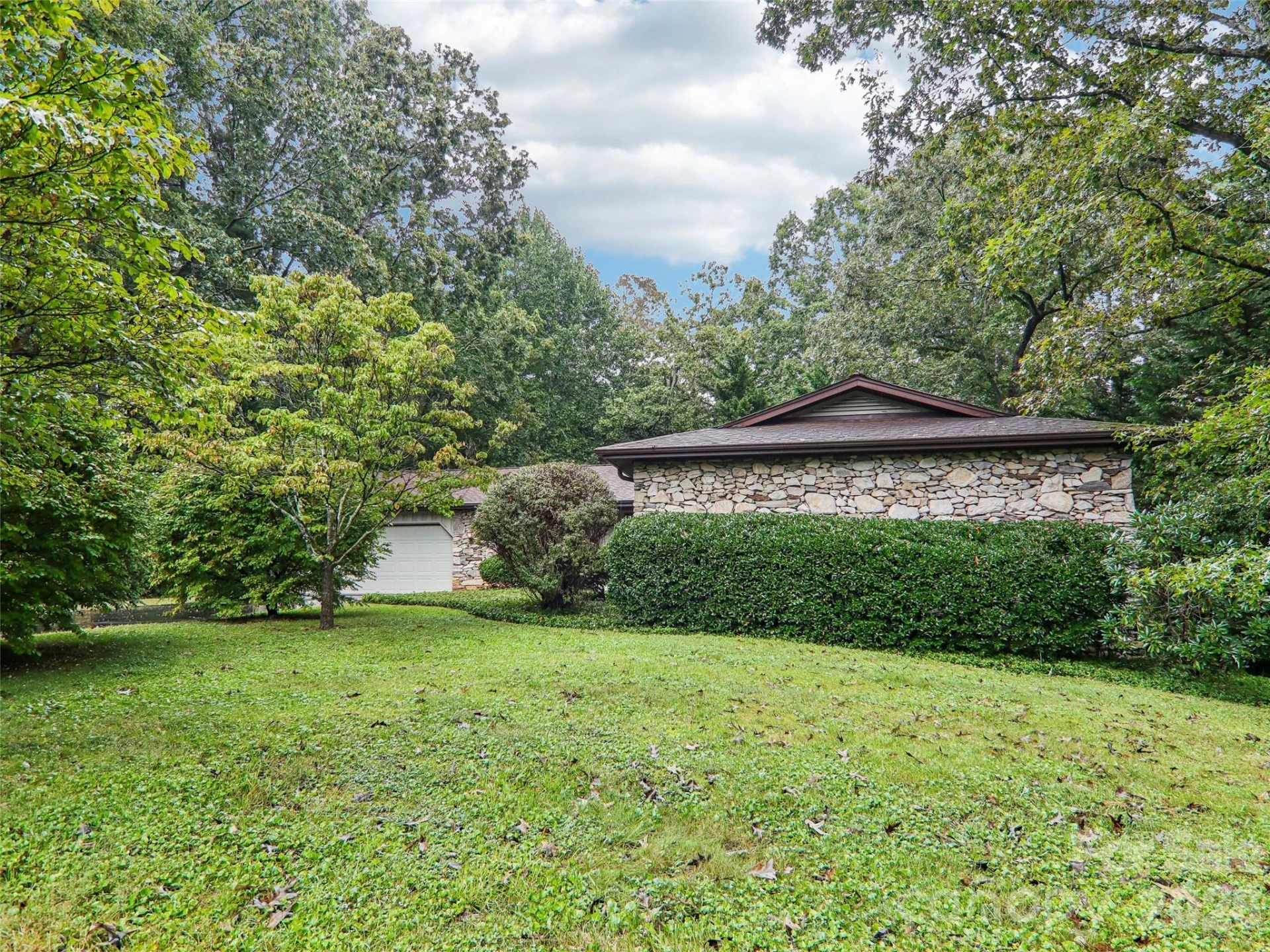 126 Brandon Road - Photo 2