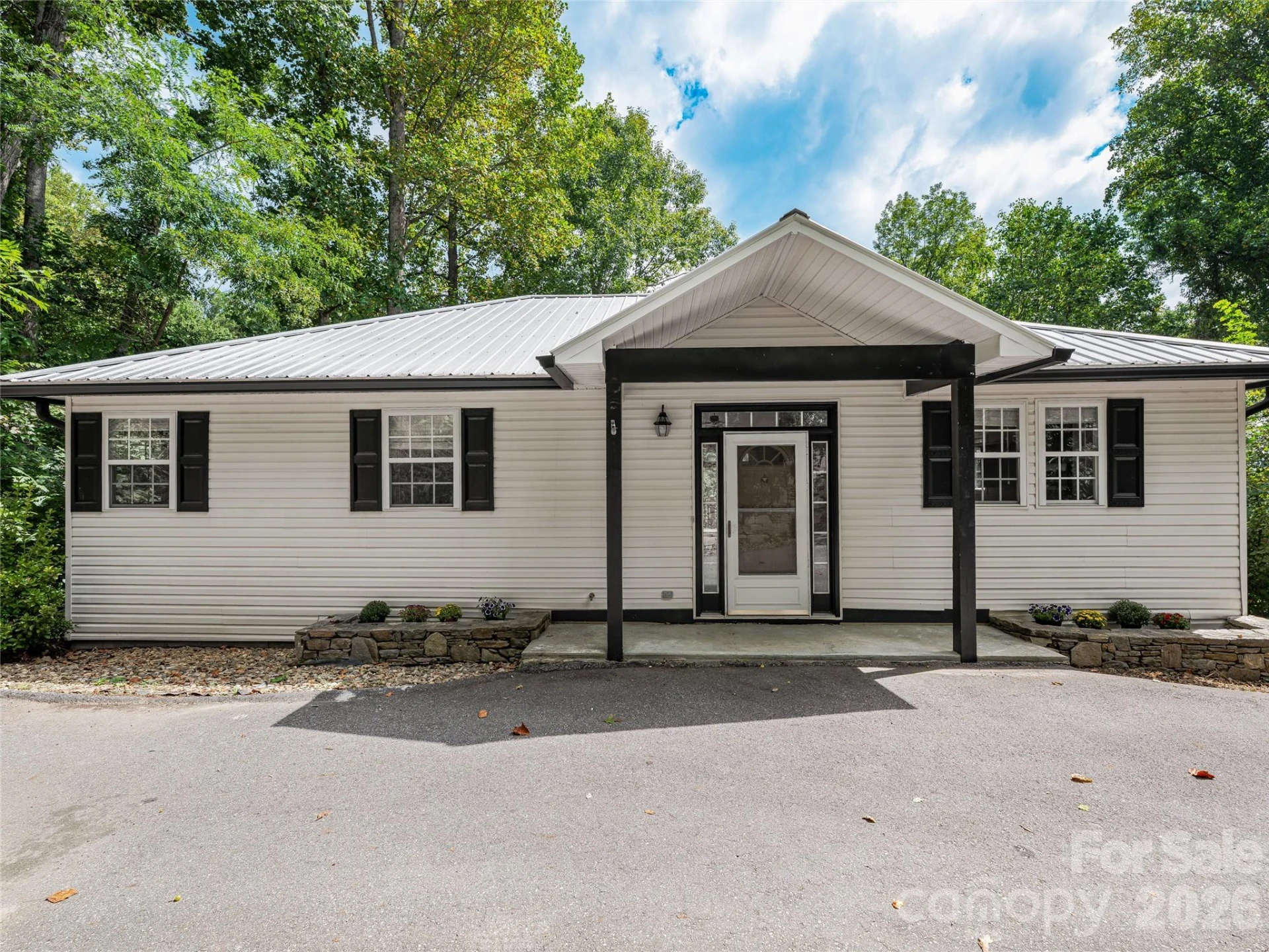 57 Mount Royal Drive - Photo 2