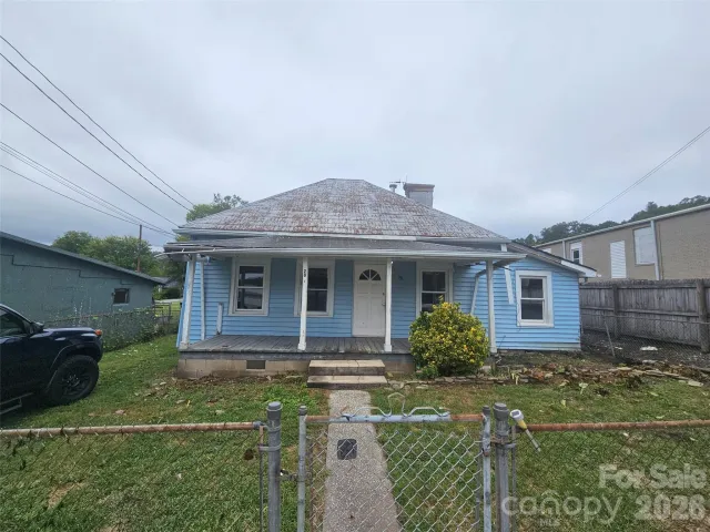 28 Chestnut Street, Rosman, NC, 28772