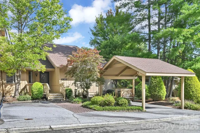 901 Red Oak Drive, Hendersonville, NC, 28791