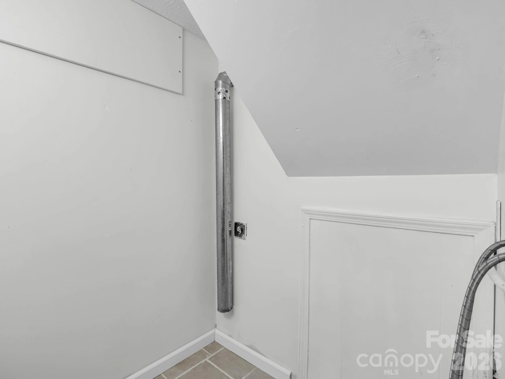697 Courtney Drive - Photo 18
