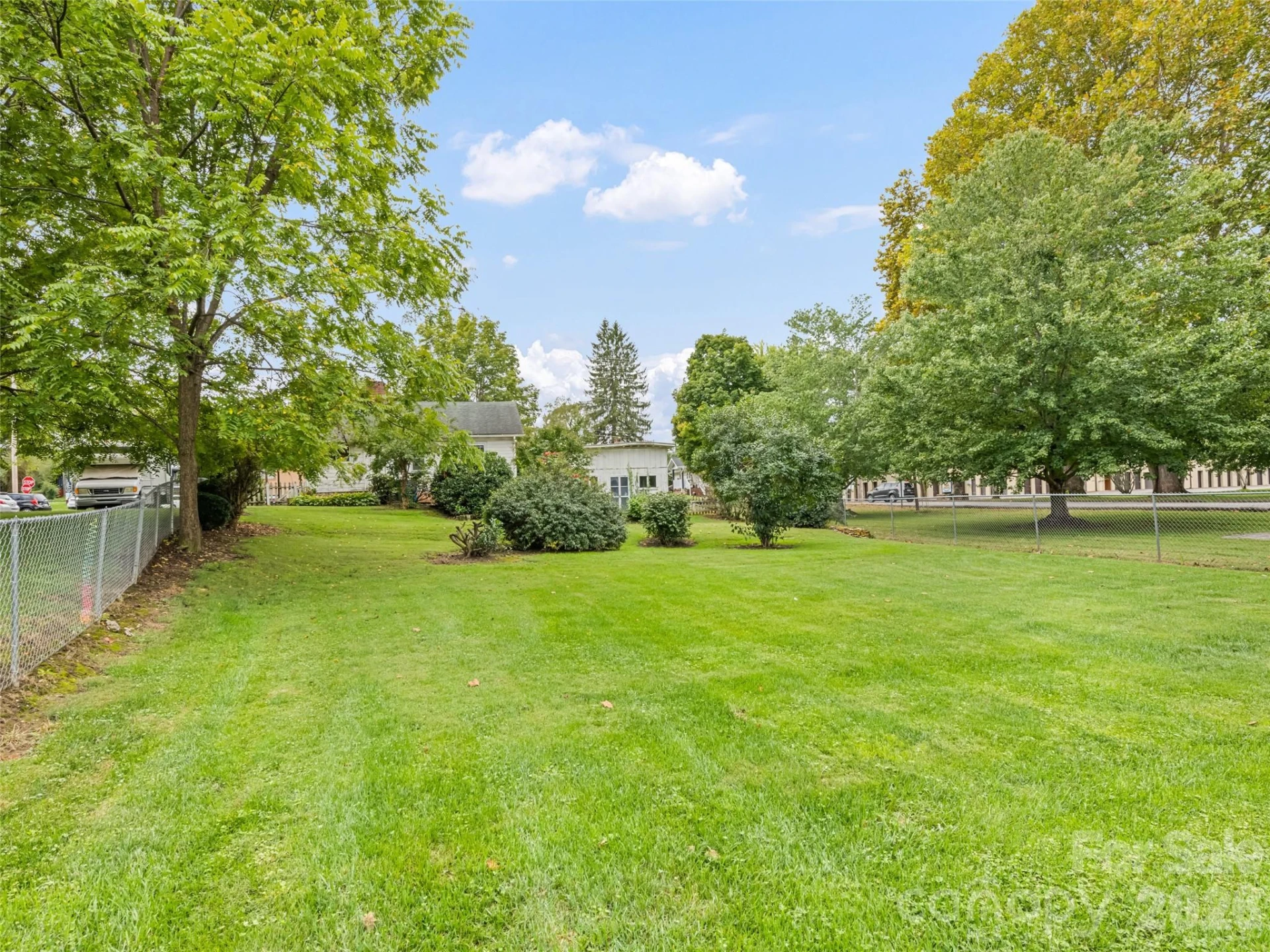 102 W Marshall Street - Photo 8