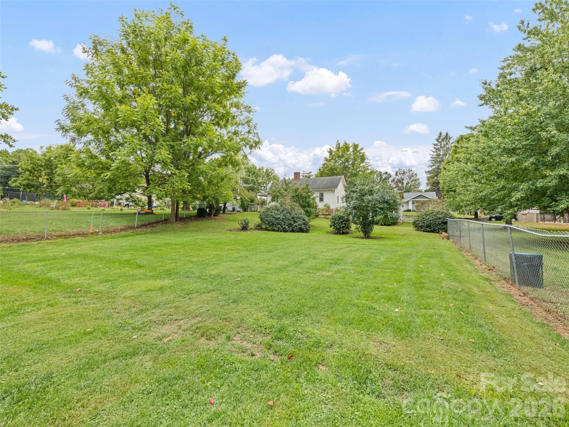 102 W Marshall Street - Photo 9