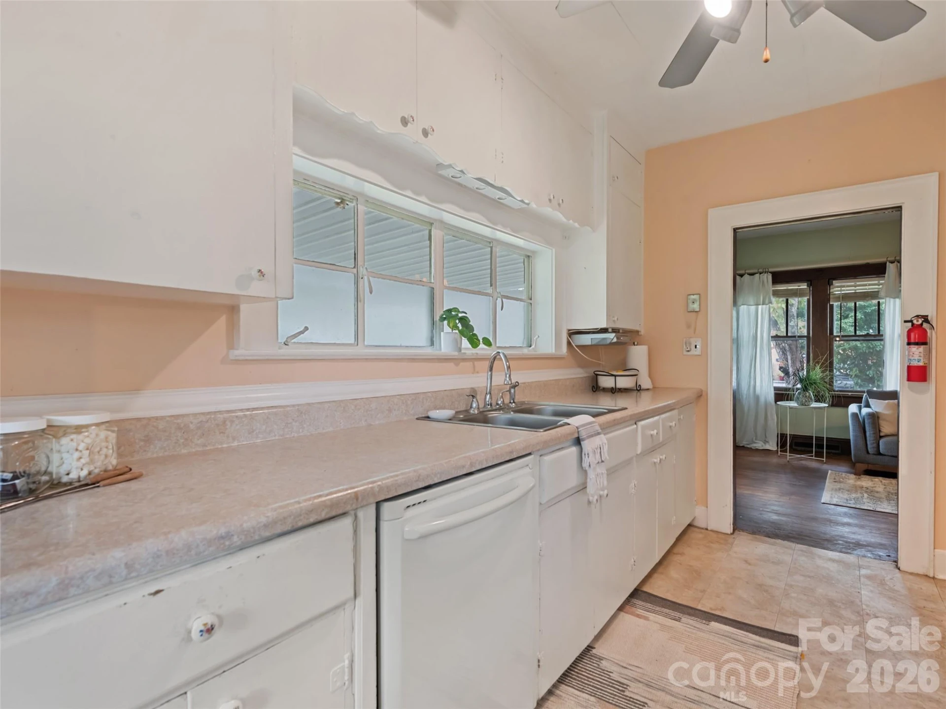 102 W Marshall Street - Photo 20