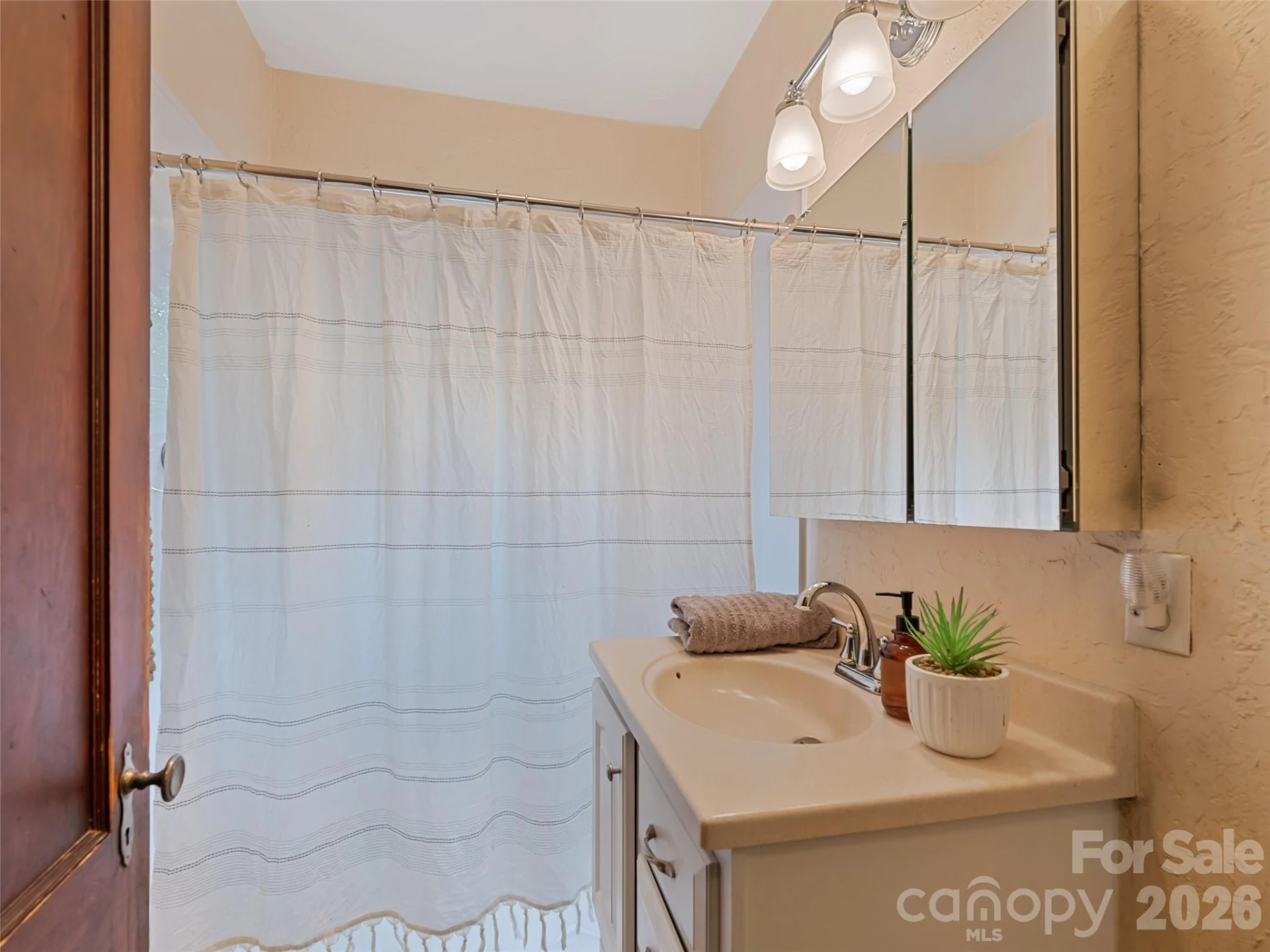 102 W Marshall Street - Photo 24