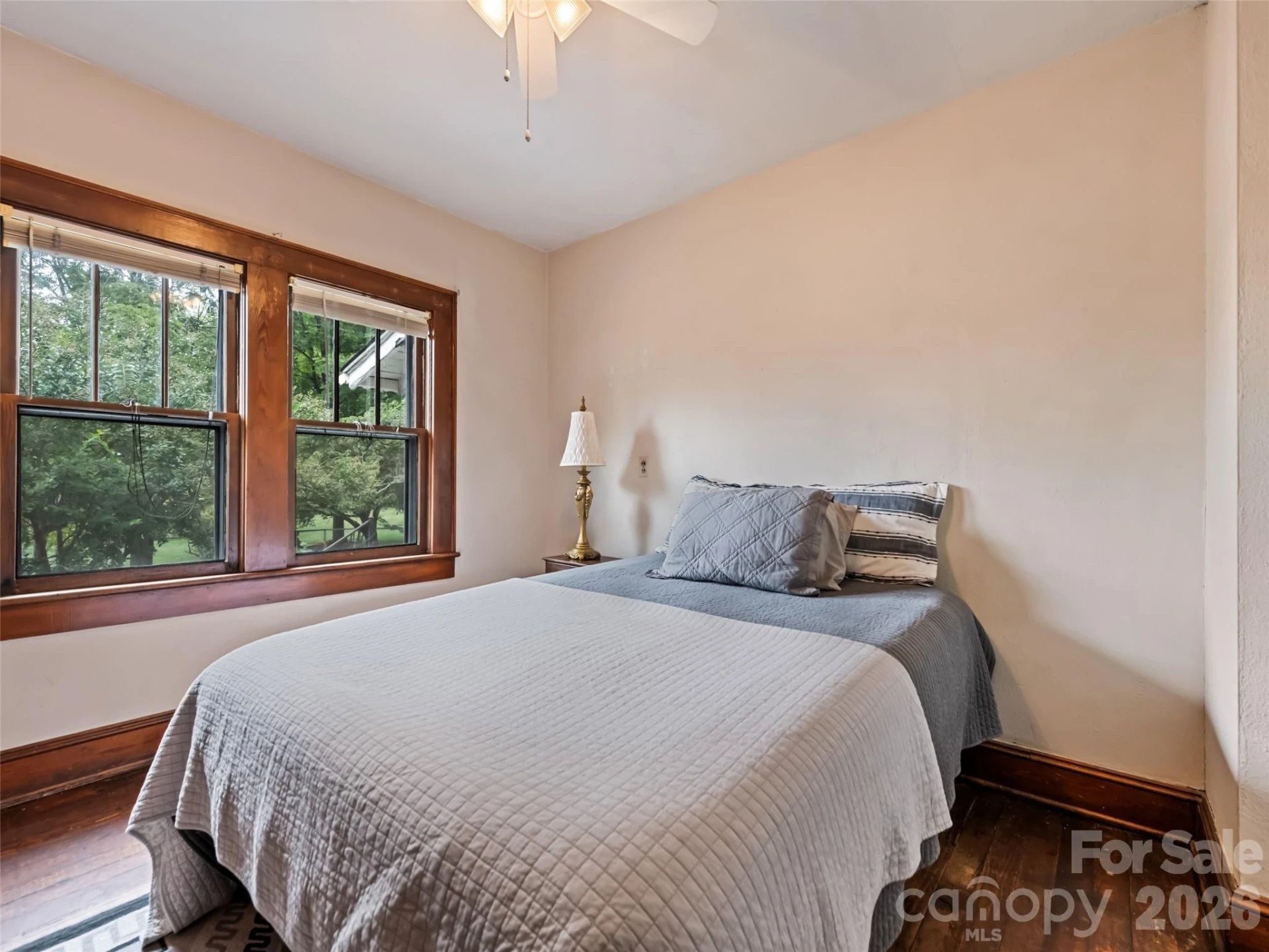 102 W Marshall Street - Photo 28