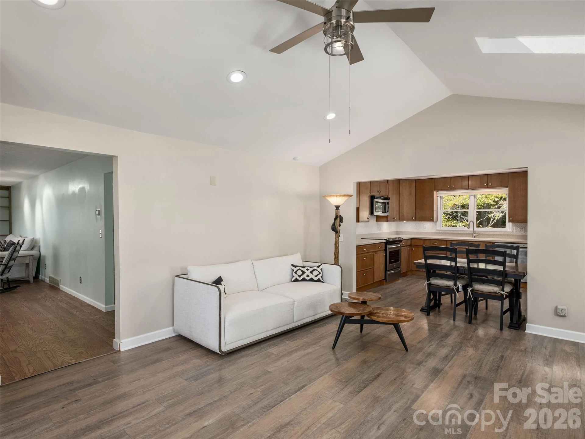 623 Owensby Road - Photo 5