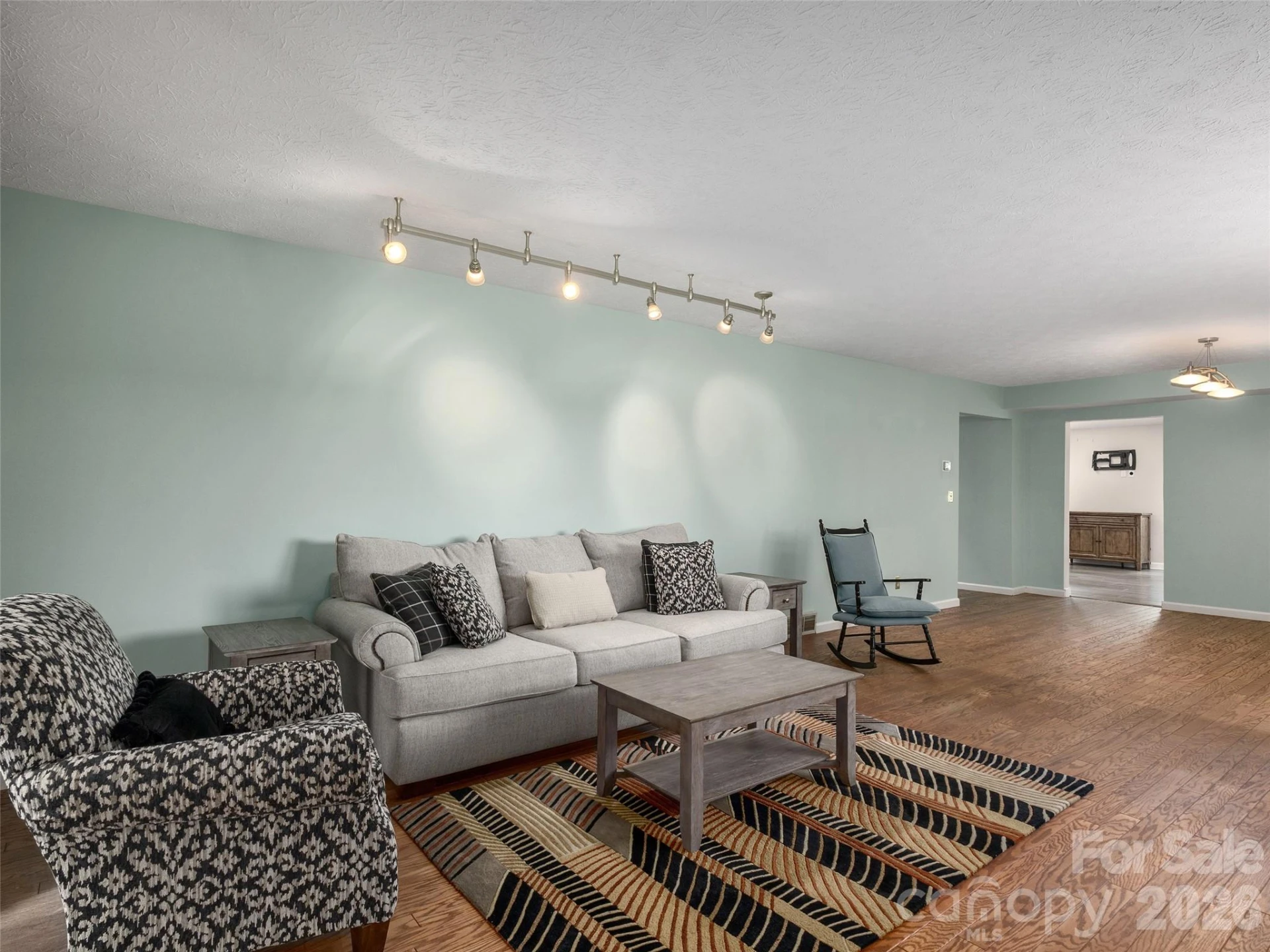 623 Owensby Road - Photo 6