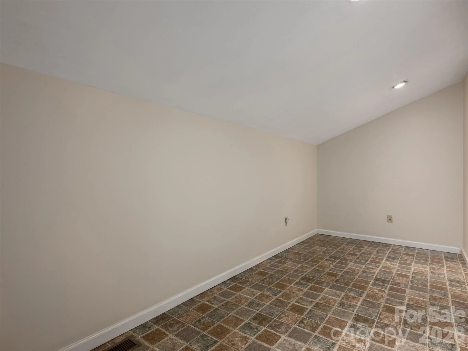 623 Owensby Road - Photo 34