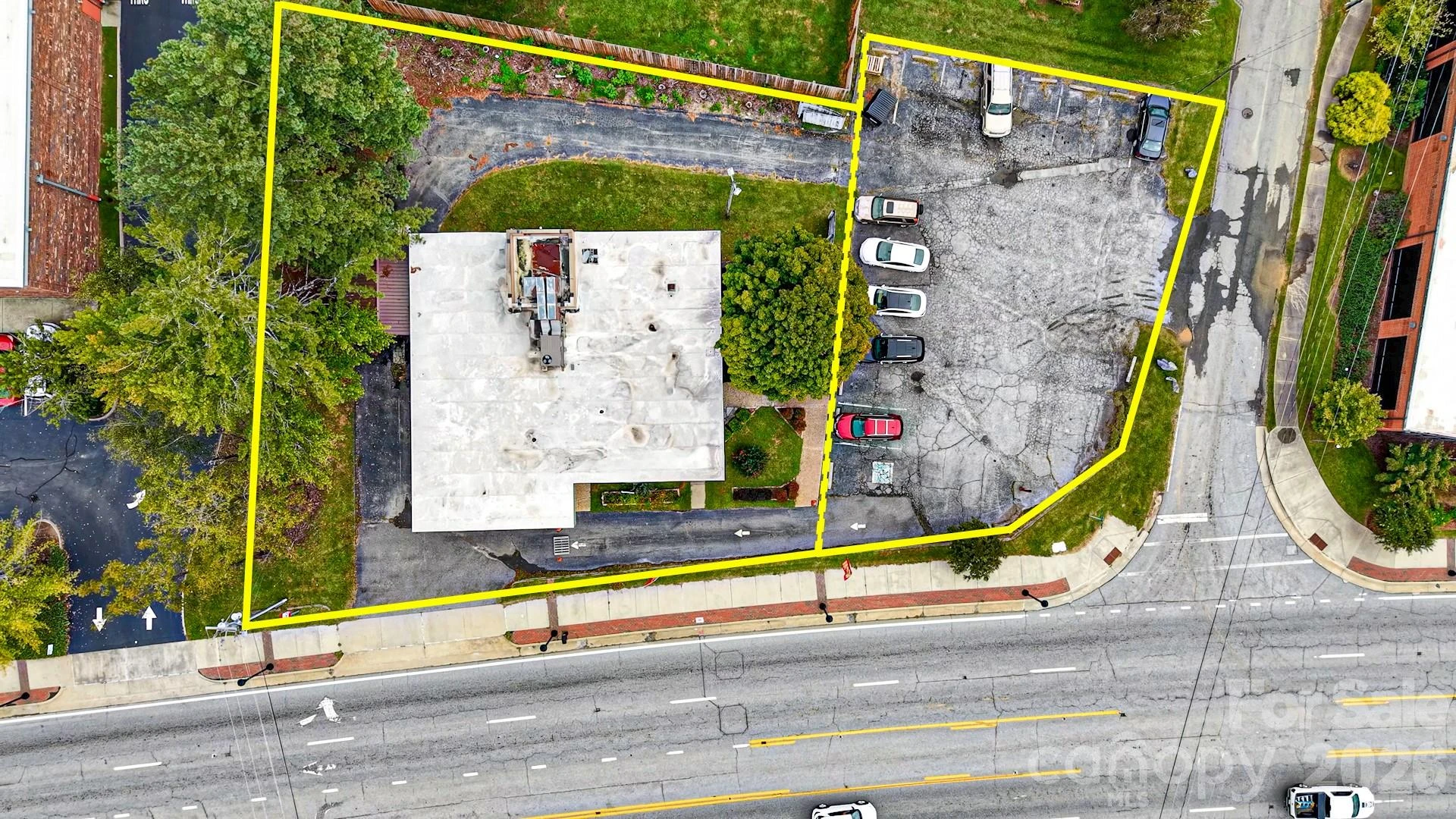 3484 Hendersonville Road - Photo 2