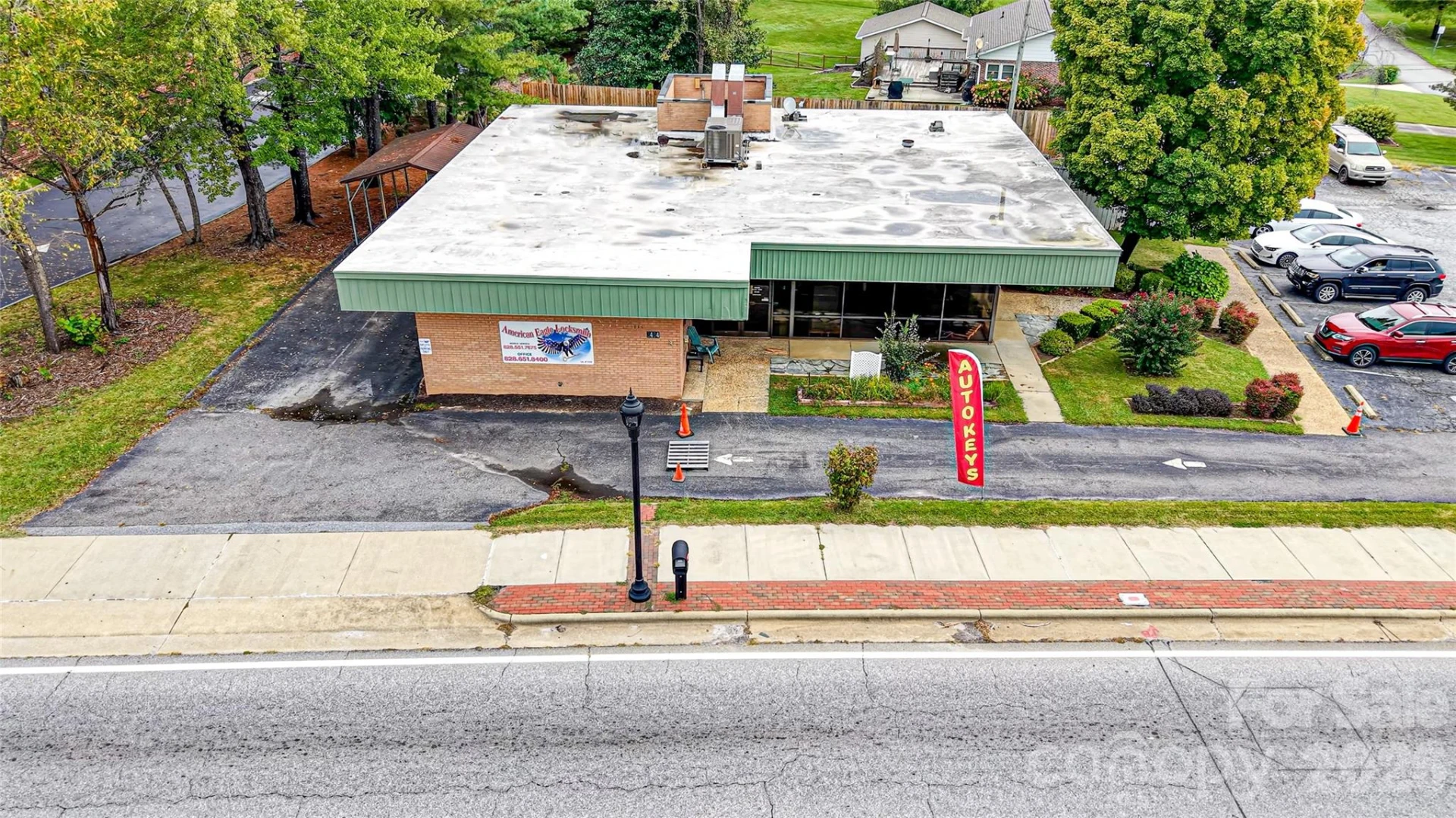 3484 Hendersonville Road - Photo 4