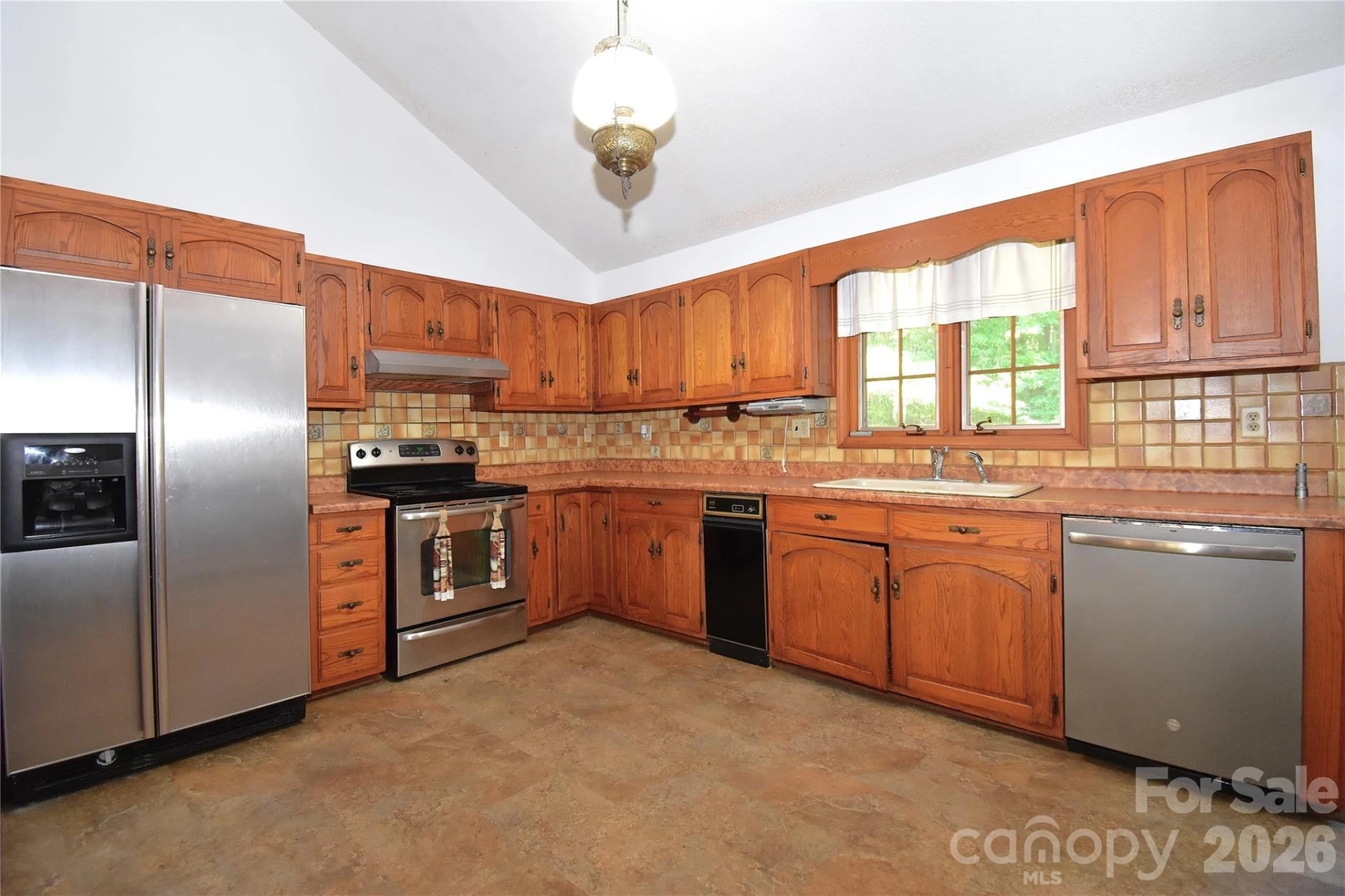 586 Justice Ridge Road - Photo 3