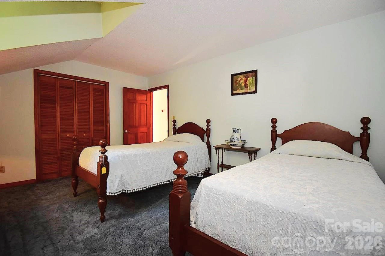 586 Justice Ridge Road - Photo 18