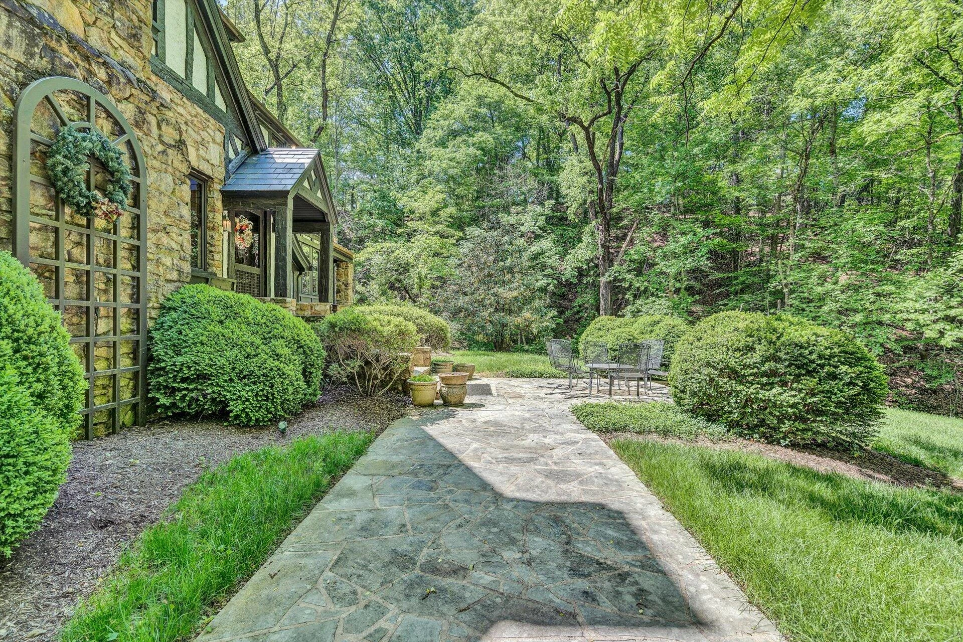 5122 Old Virginia Springs RD - Photo 5