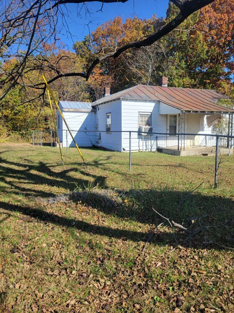 450 Byrd LN - Photo 2