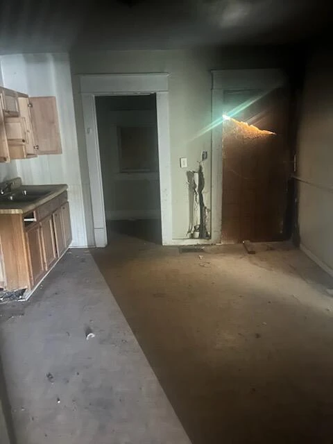 1528 Melrose AVE NW - Photo 3