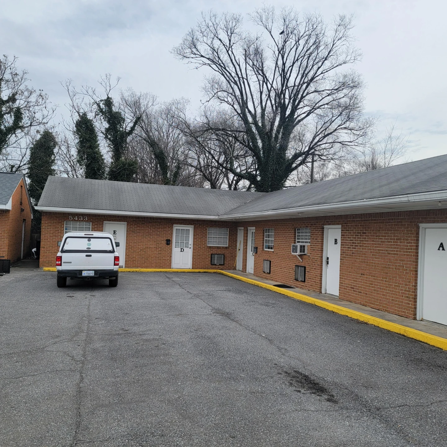 5429 Williamson RD - Photo 4