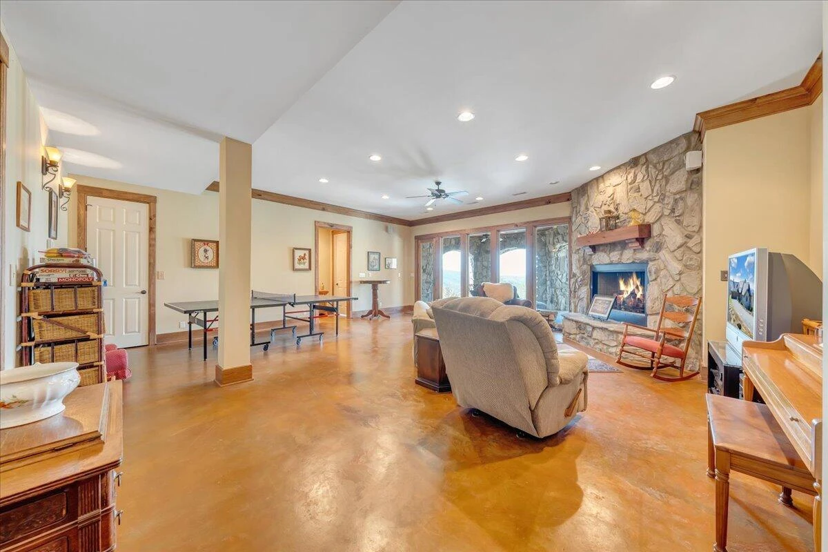 144 Seven Ridges RD - Photo 47