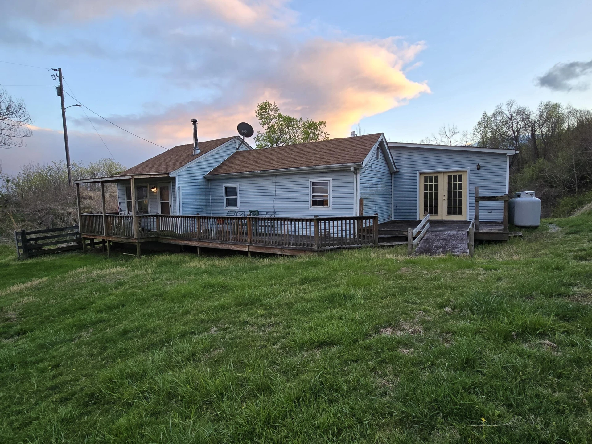 2107 Charlemont RD - Photo 2