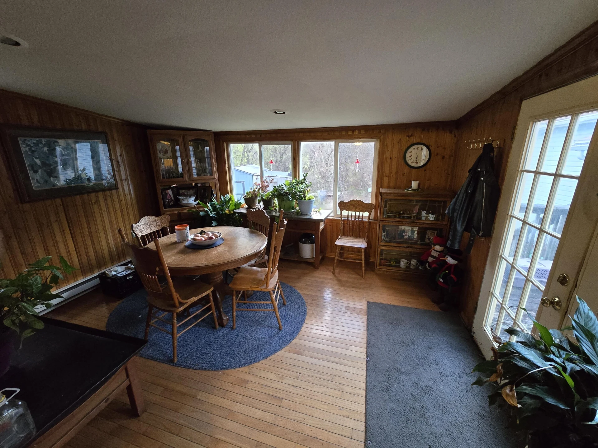 2107 Charlemont RD - Photo 3