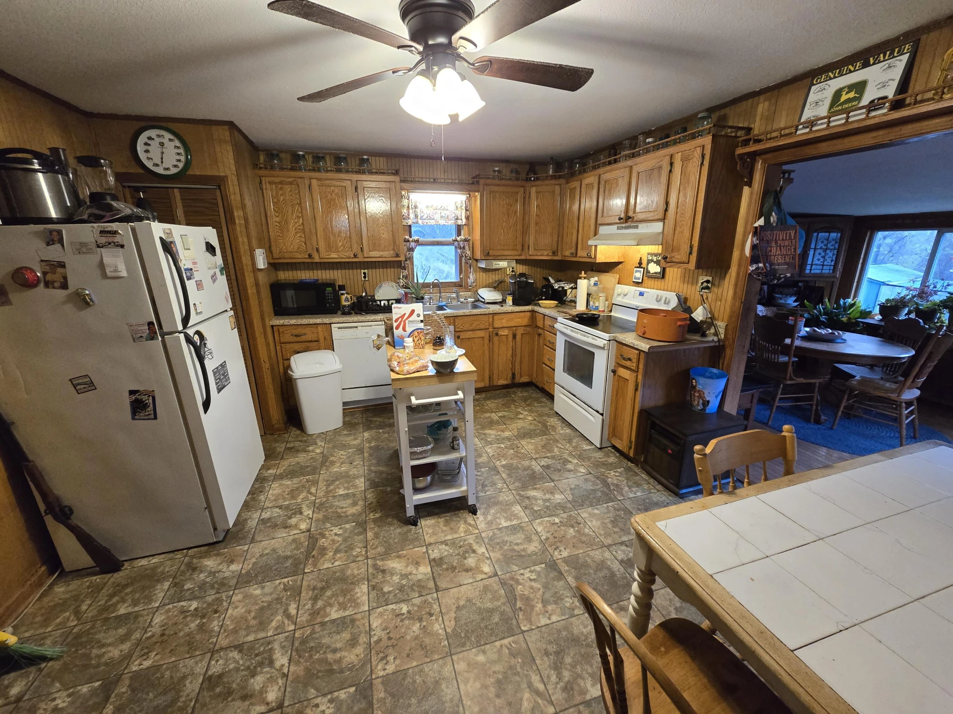 2107 Charlemont RD - Photo 6