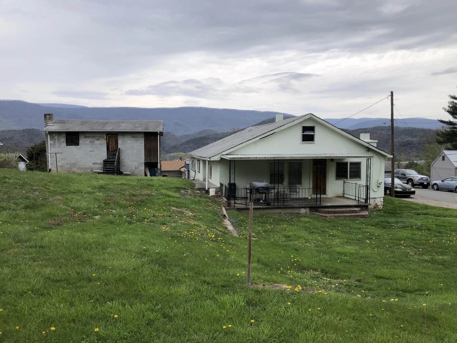 400 12th ST - Photo 2