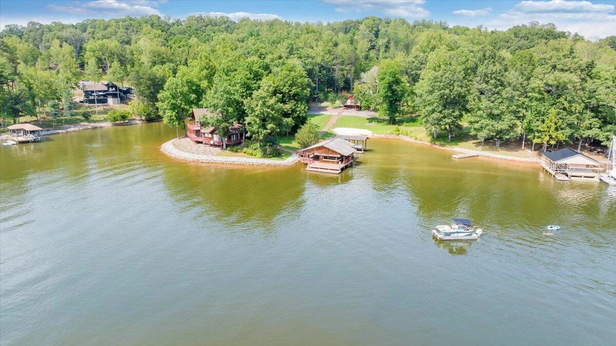 Lot 9 Red Barn LN