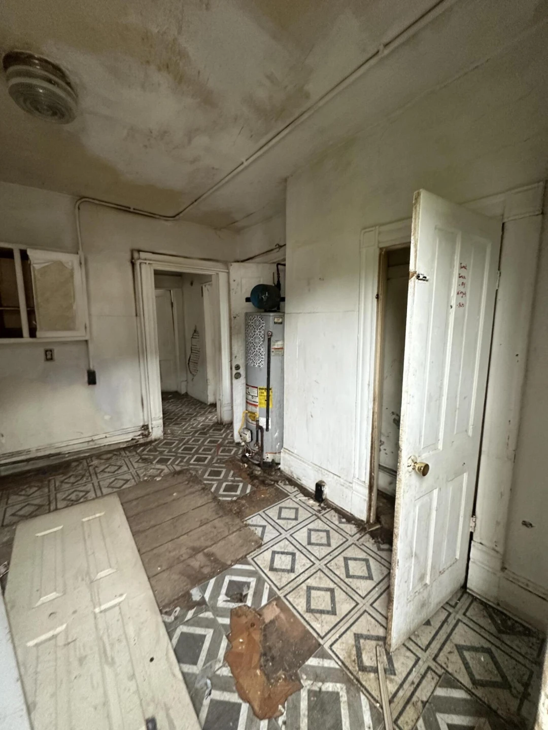915 Jamison AVE SE - Photo 10