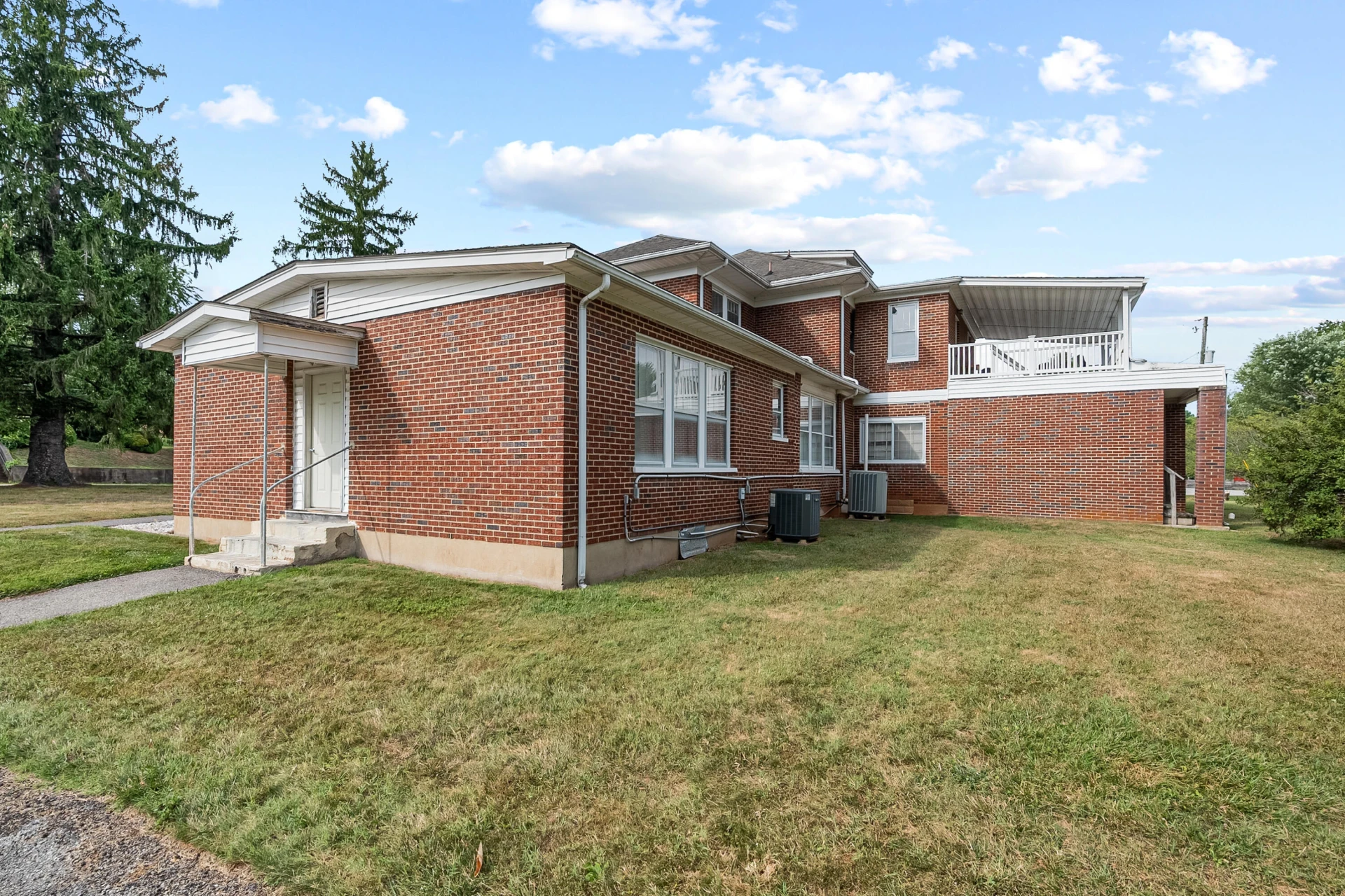 815 E Main ST - Photo 71