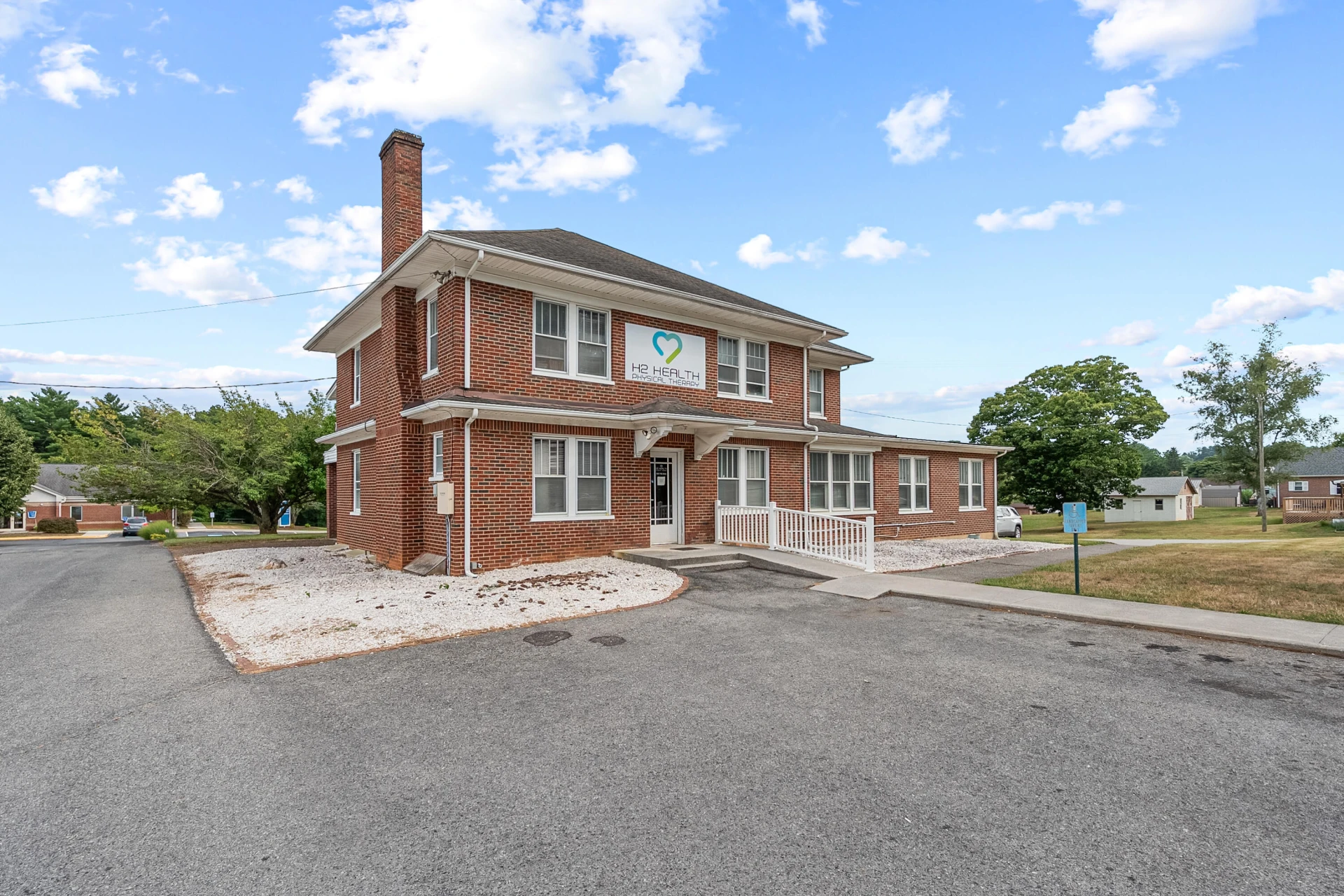 815 E Main ST