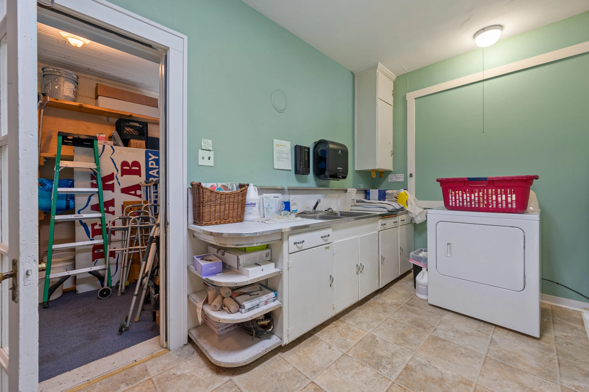 815 E Main ST - Photo 22
