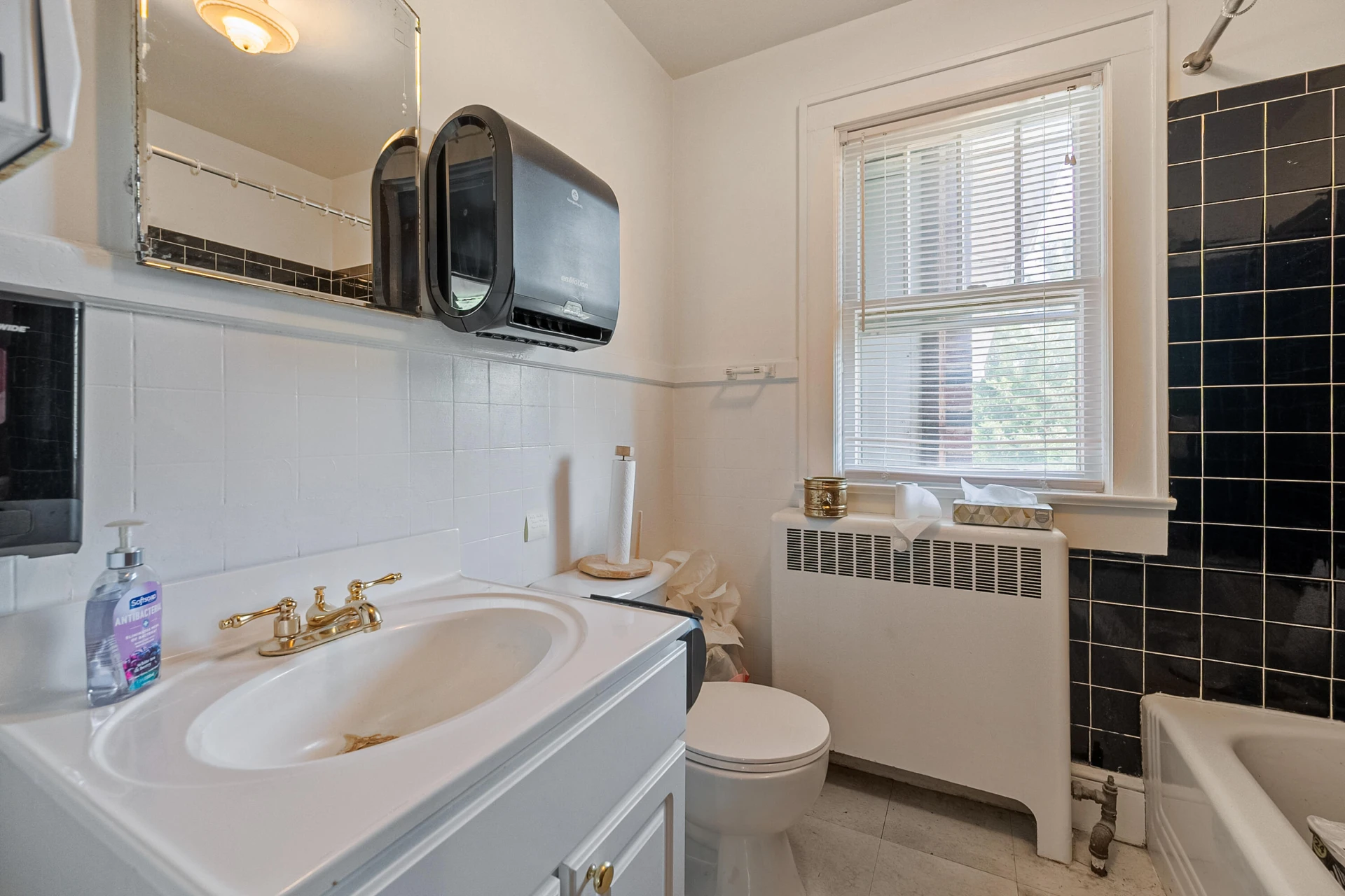 815 E Main ST - Photo 52