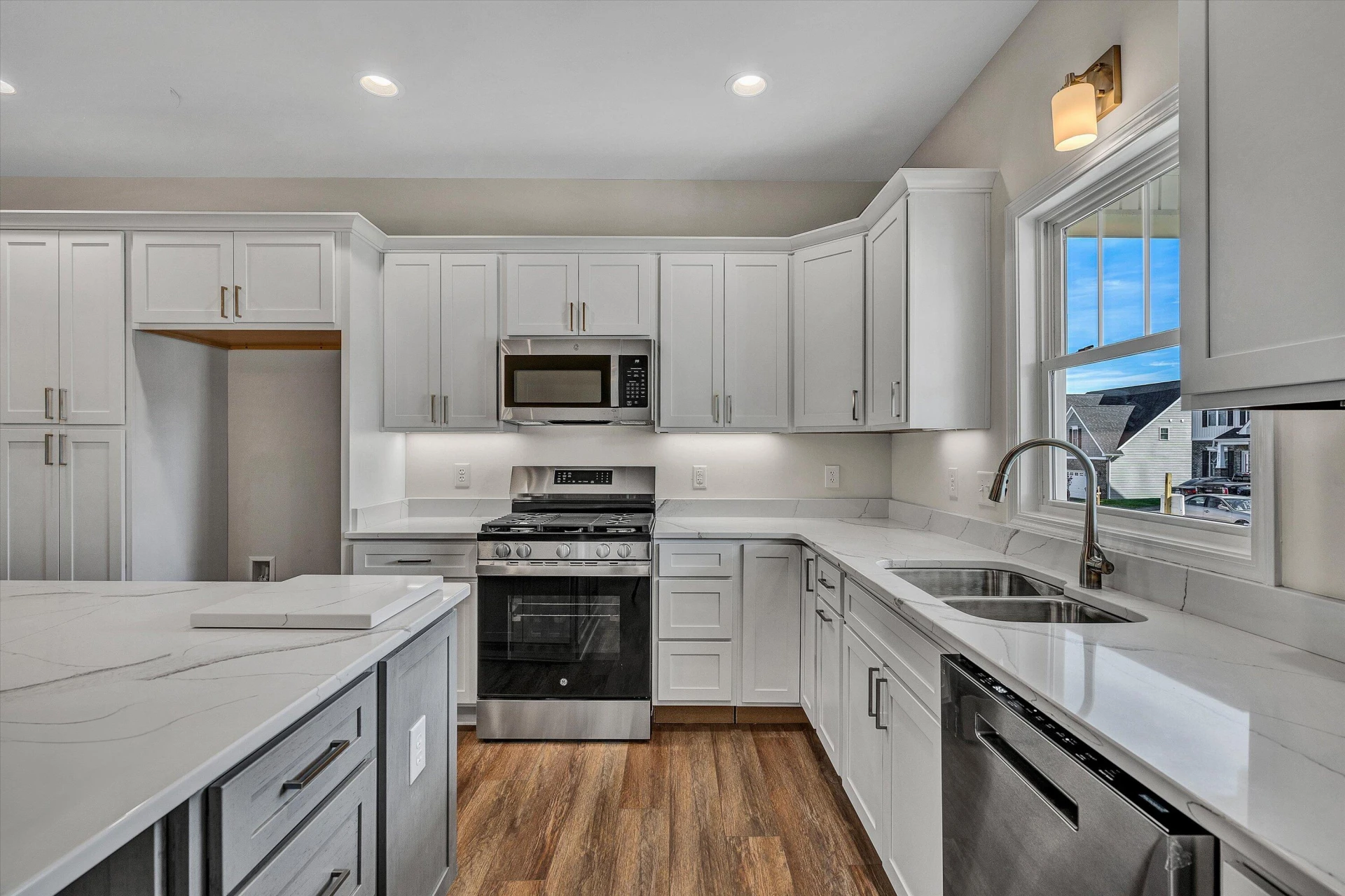2240 Foxfield LN - Photo 4