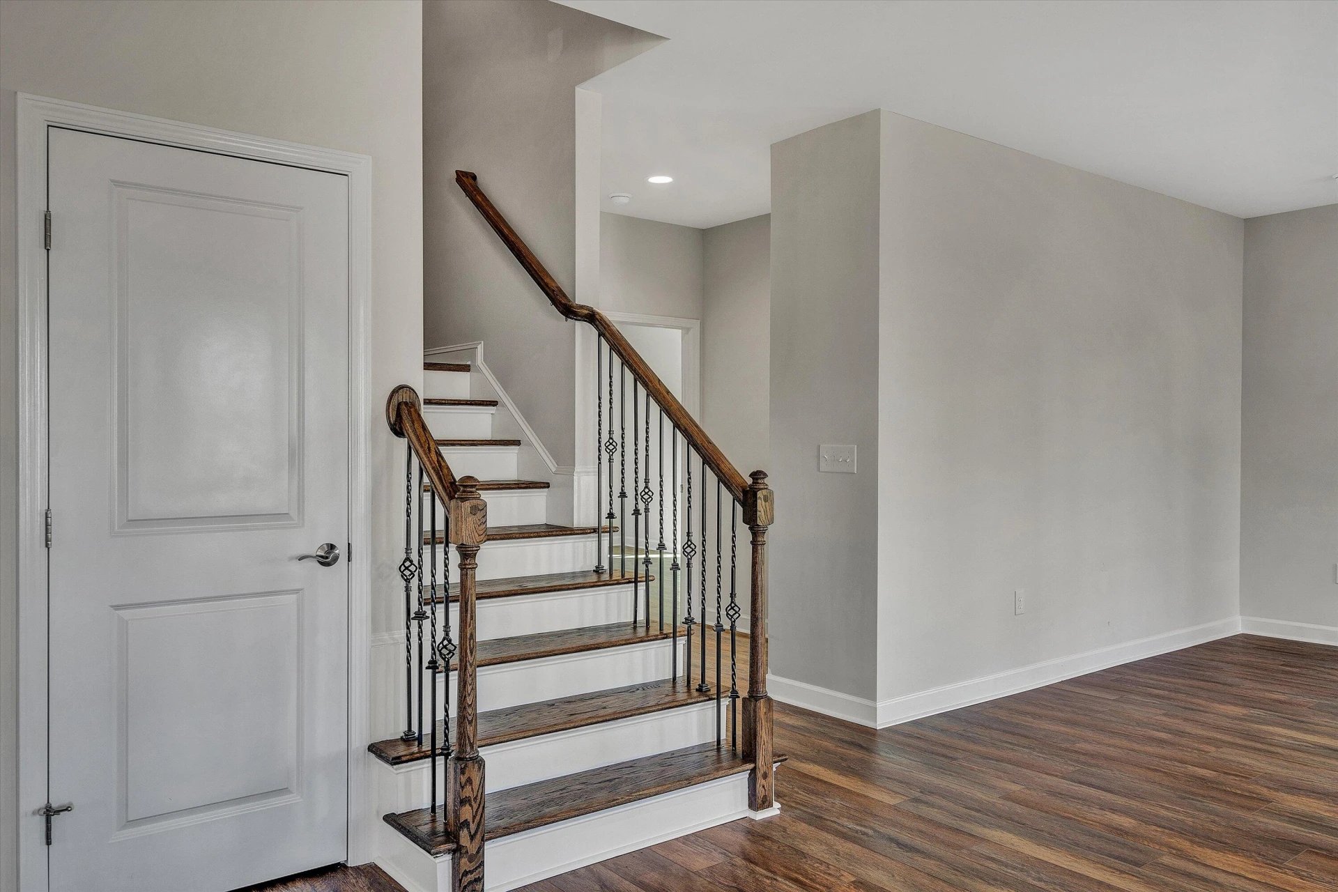 2240 Foxfield LN - Photo 7