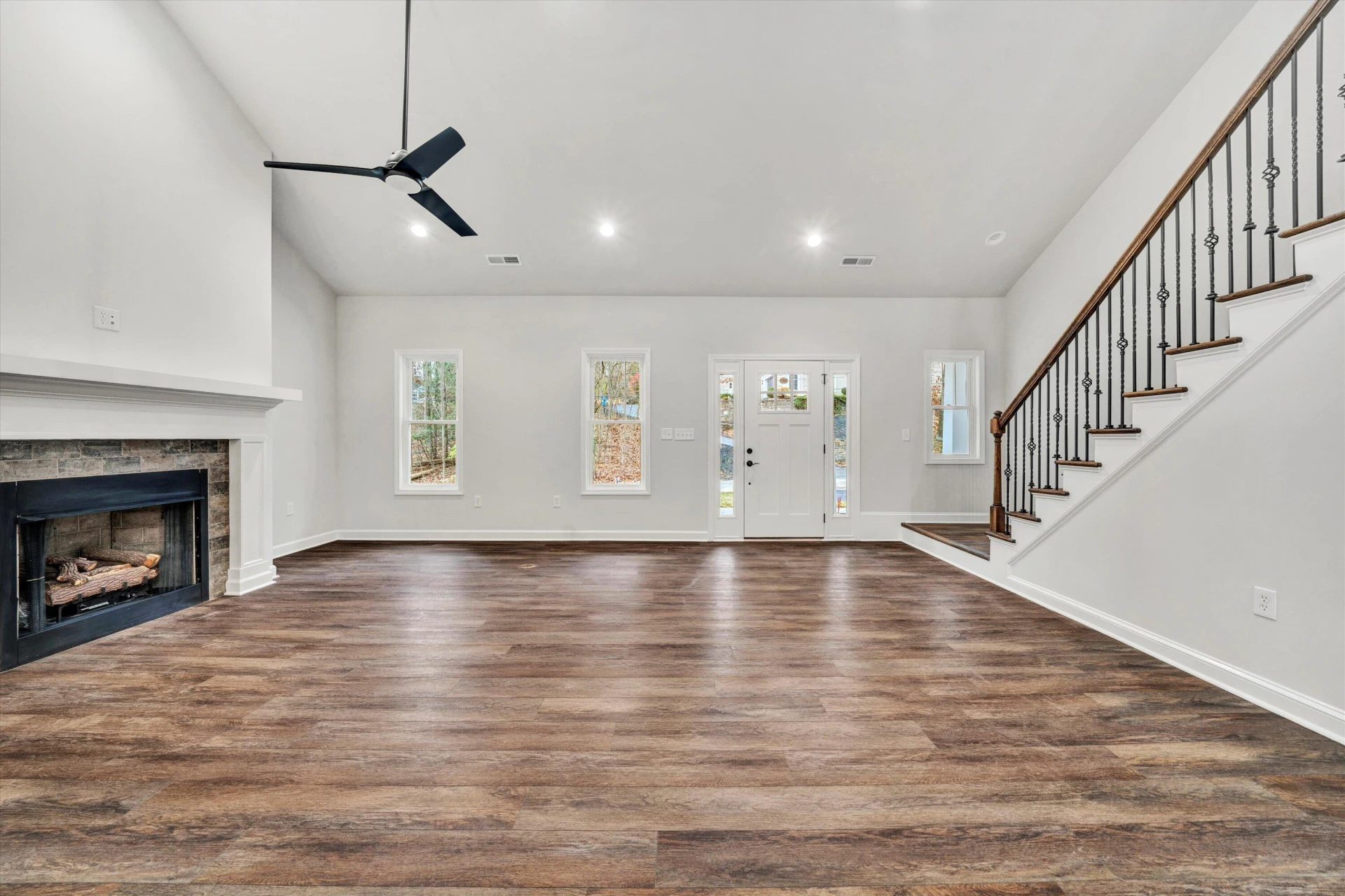 3345 Hidden Oak RD SW - Photo 2